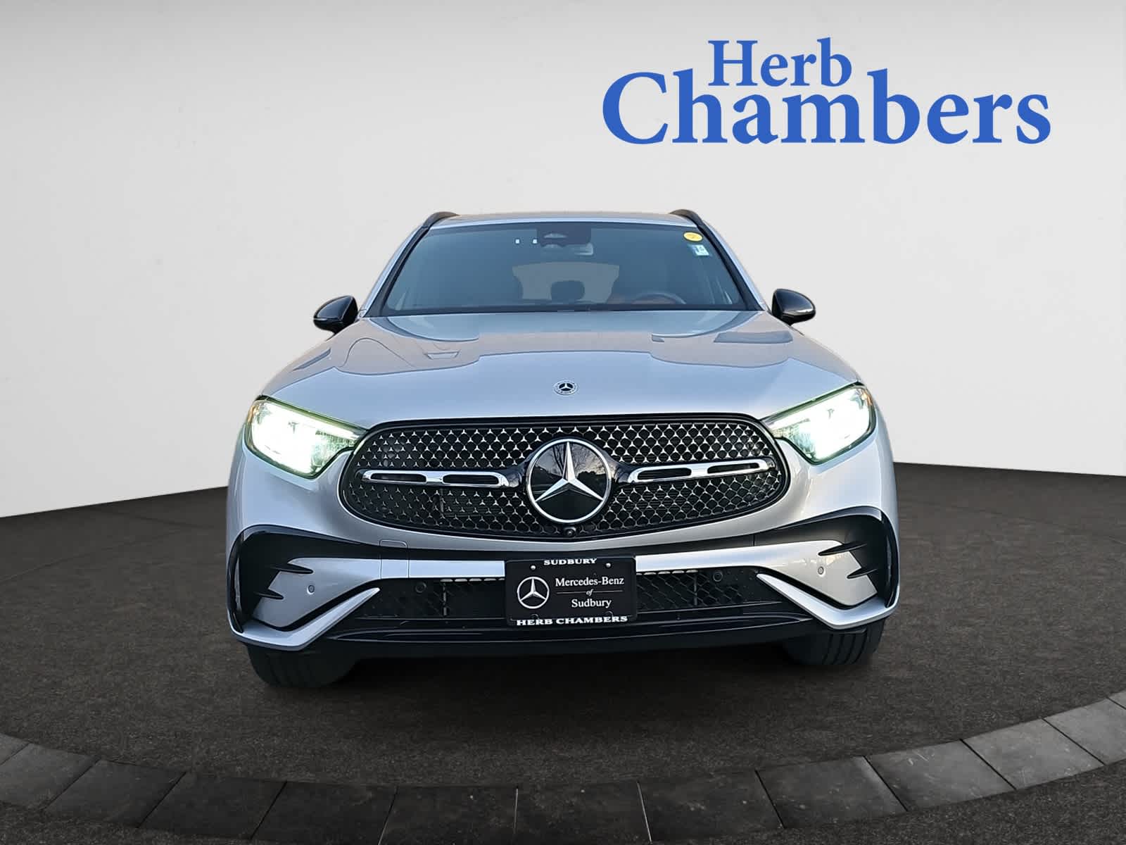 2025 Mercedes Benz GLC 300 4MATIC photo 2