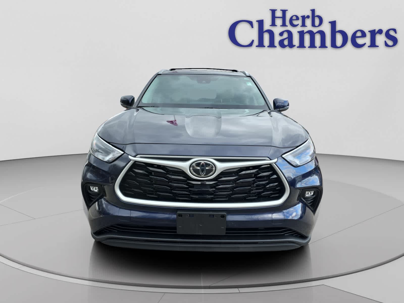 used 2023 Toyota Highlander car, priced at $43,998