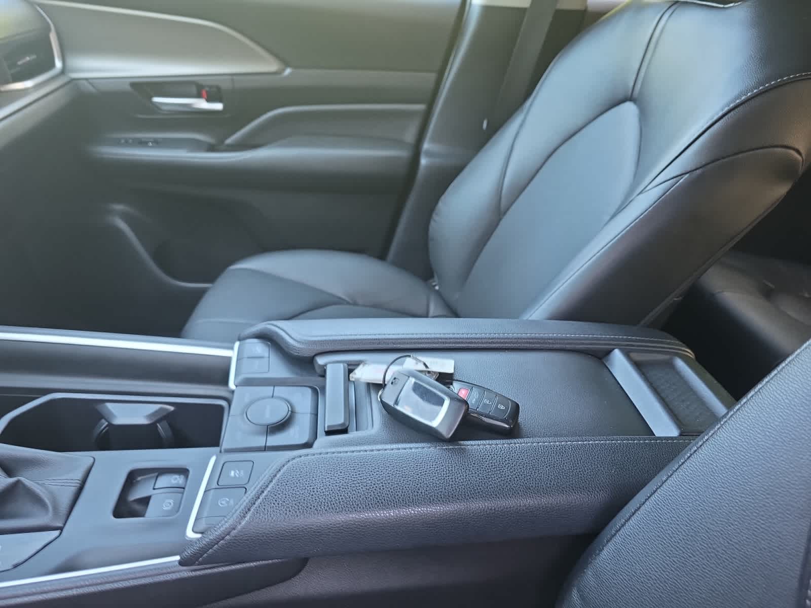used 2025 Toyota Grand Highlander car, priced at $47,998