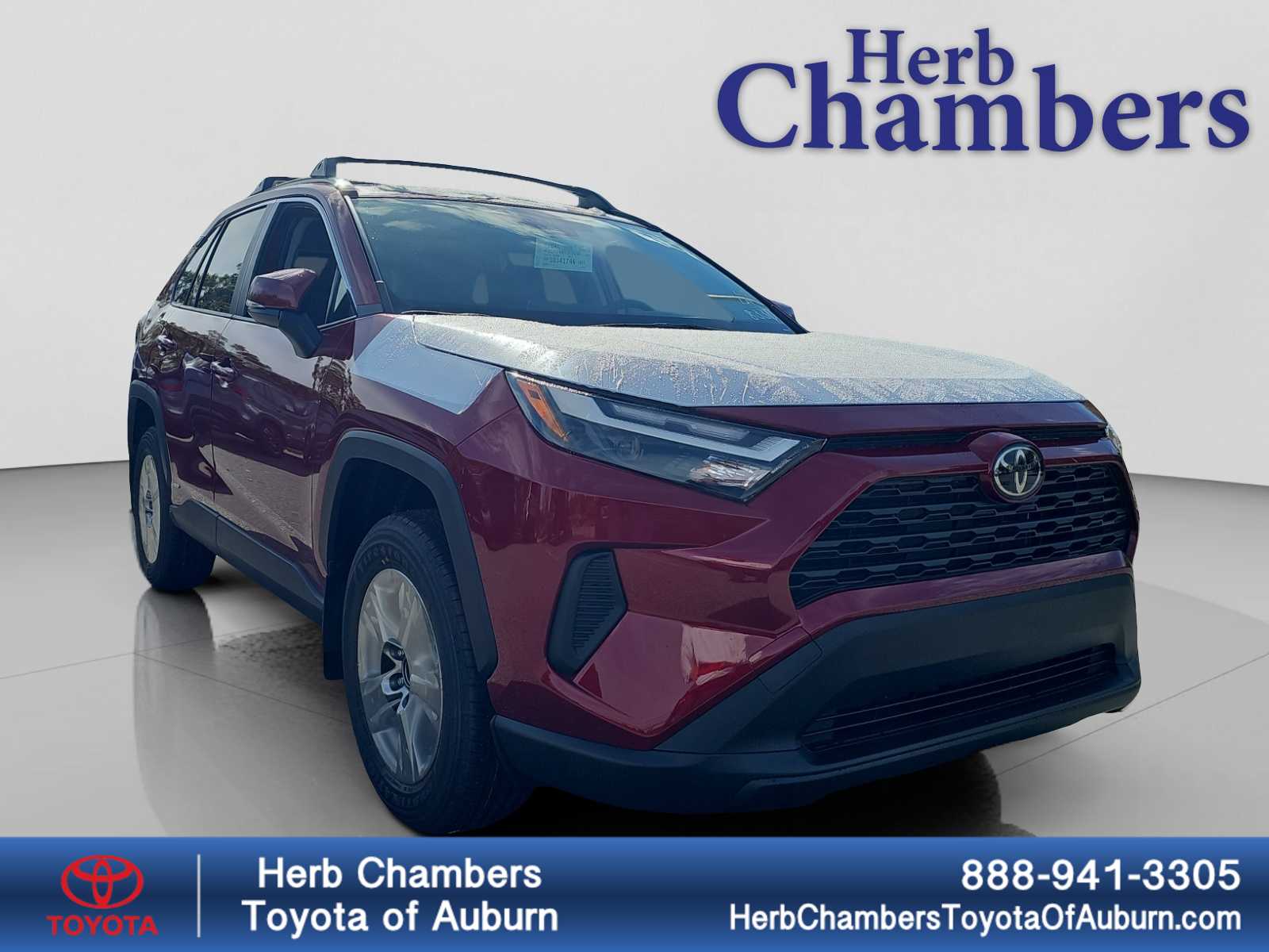 2025 Toyota RAV4 LE's photo