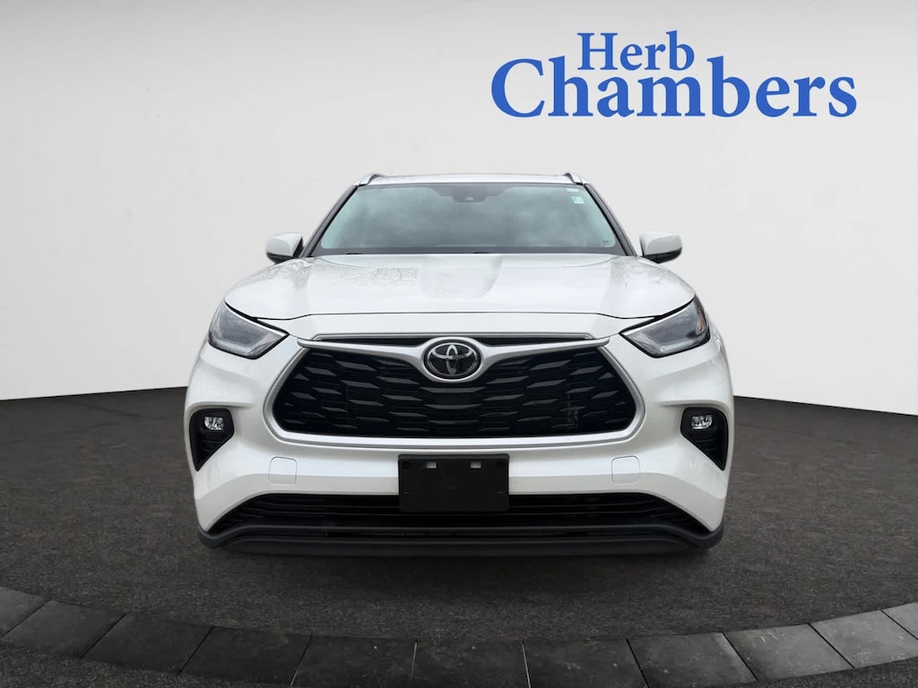 Used 2021 Toyota Highlander XLE SUV