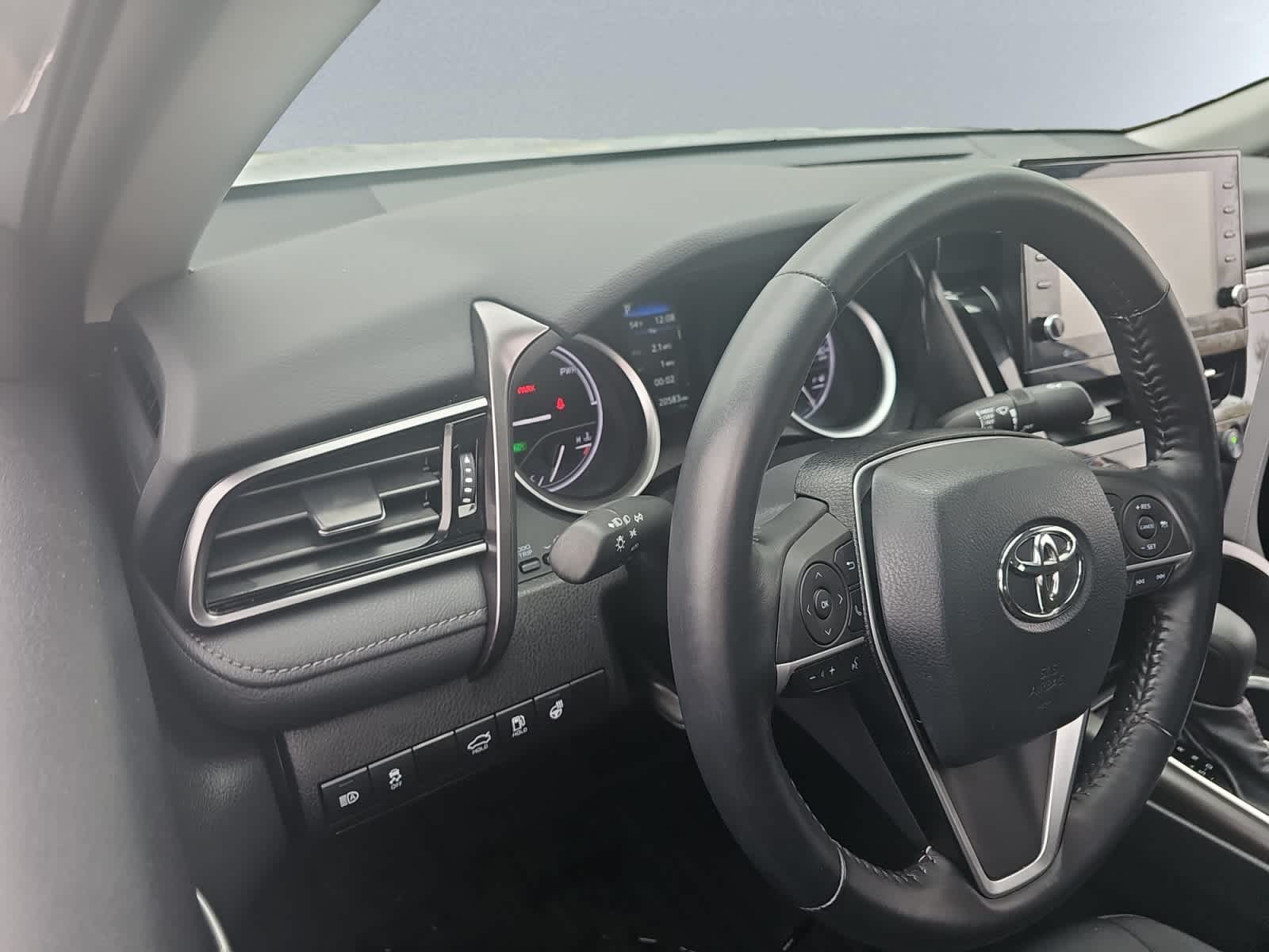 2021 Toyota Camry Hybrid LE photo 4