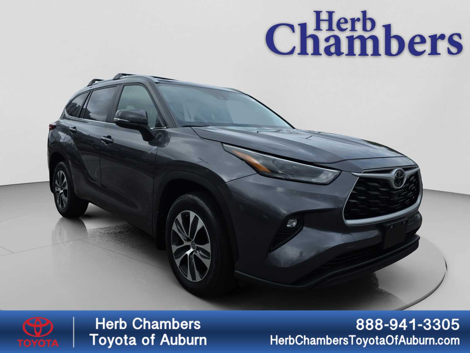 used 2023 Toyota Highlander car, priced at $37,998