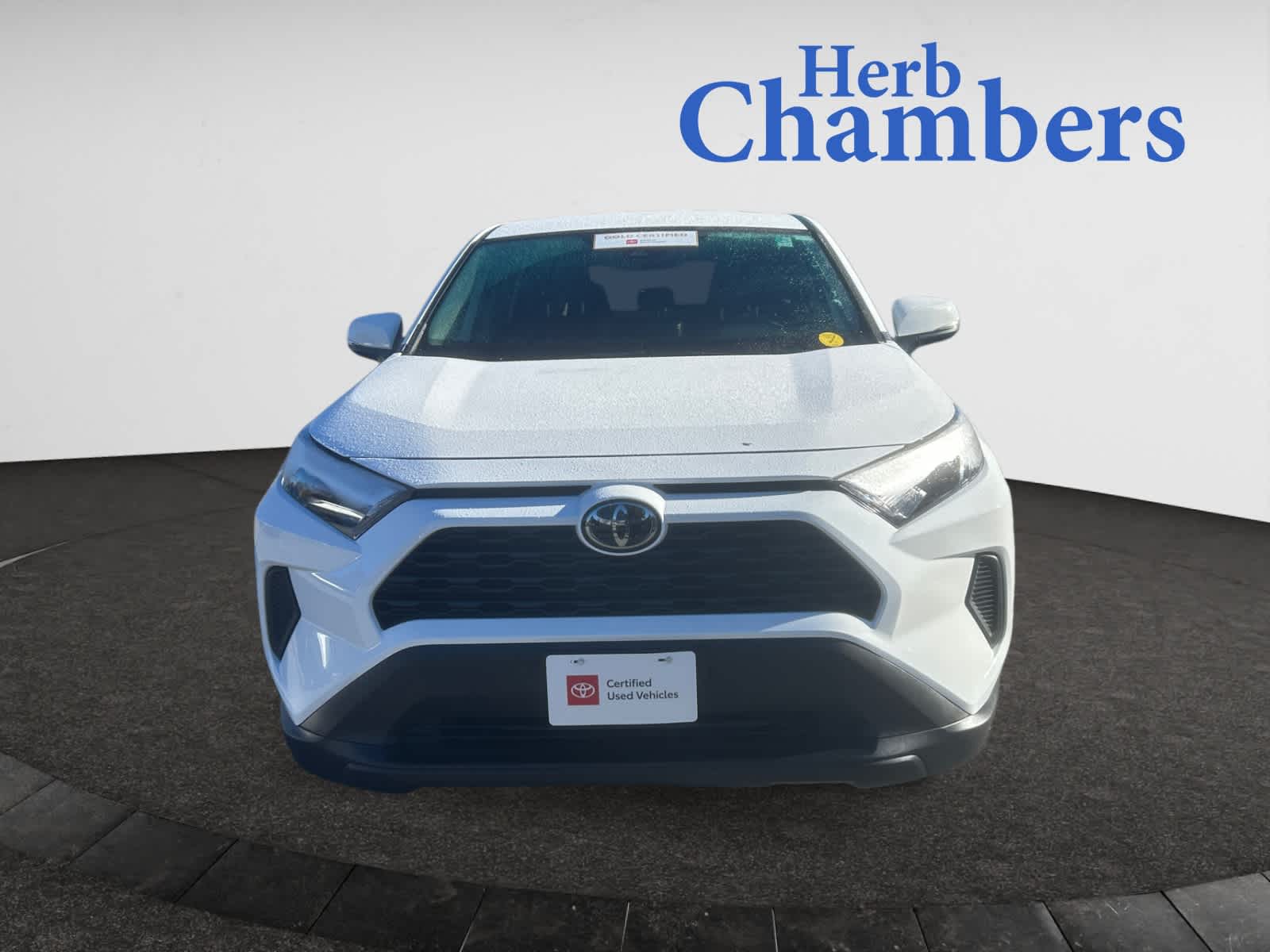 2023 Toyota RAV4 LE photo 2