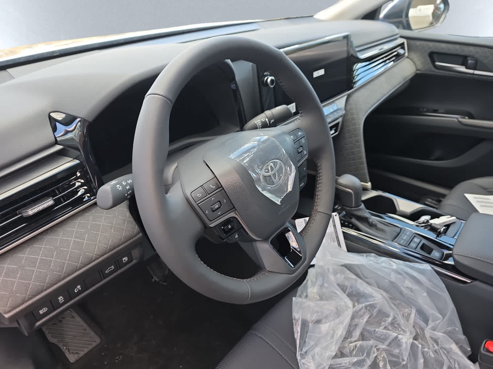 2026 Toyota Camry XLE - Photo 18