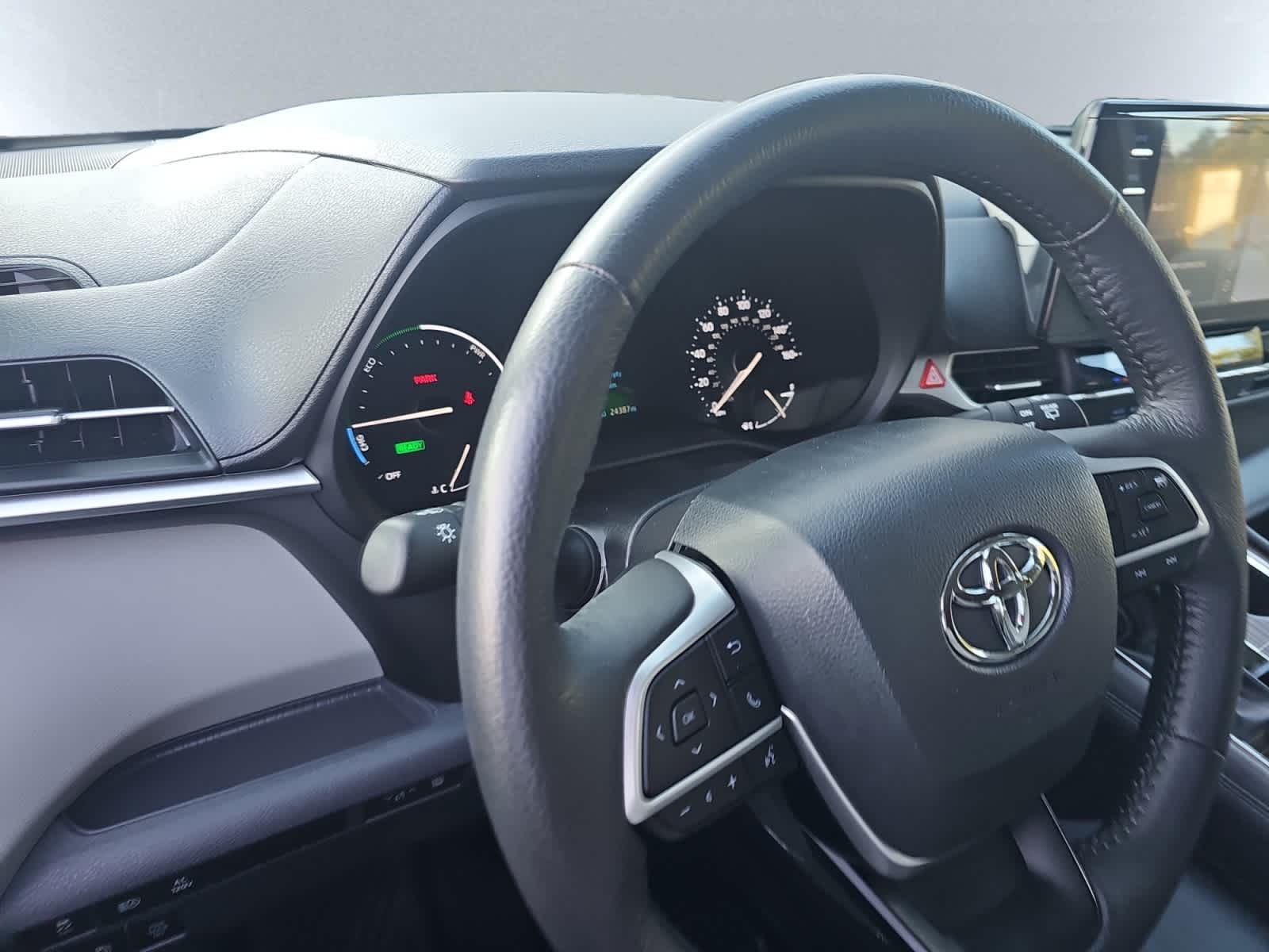 2023 Toyota Sienna XLE photo 4