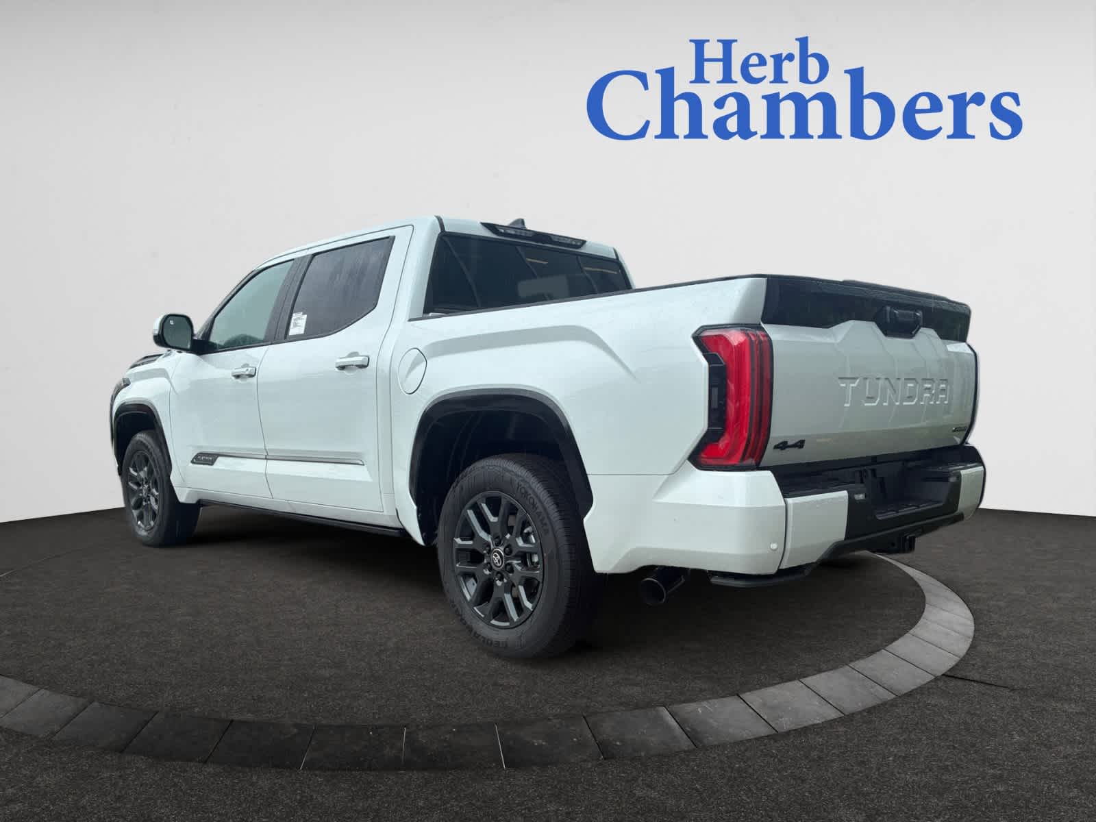 2025 Toyota Tundra Platinum photo 3