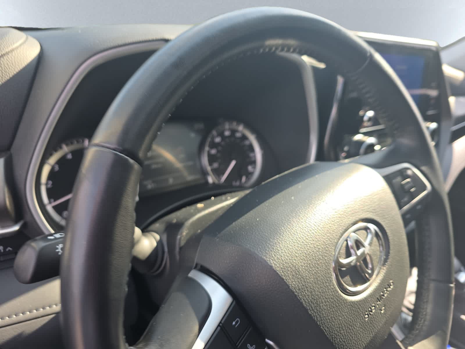 used 2023 Toyota Highlander car, priced at $39,998