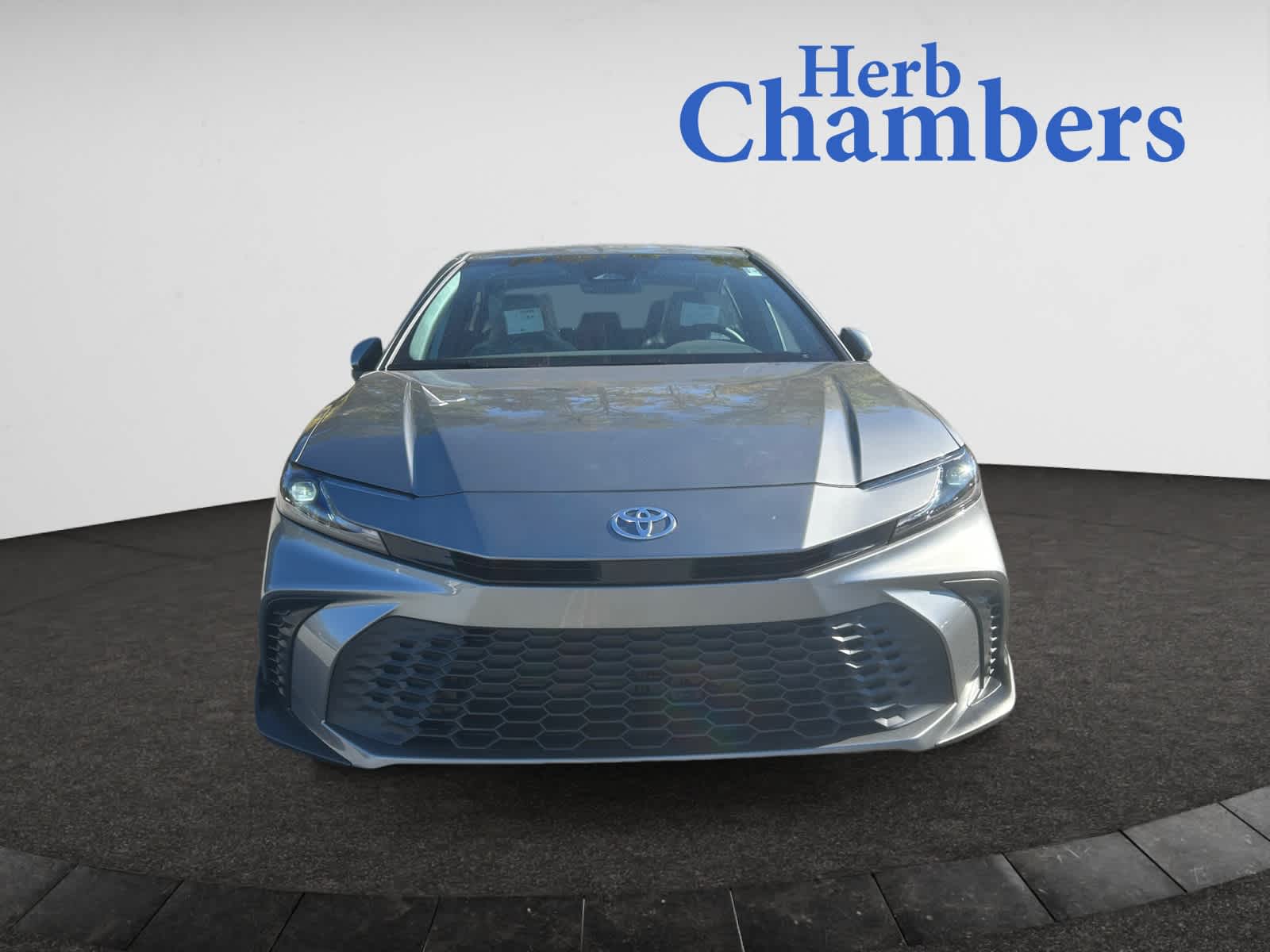 2026 Toyota Camry SE photo 2