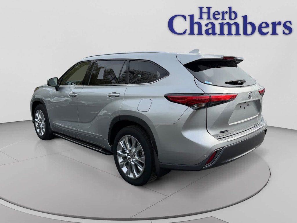Used 2023 Toyota Highlander Limited SUV