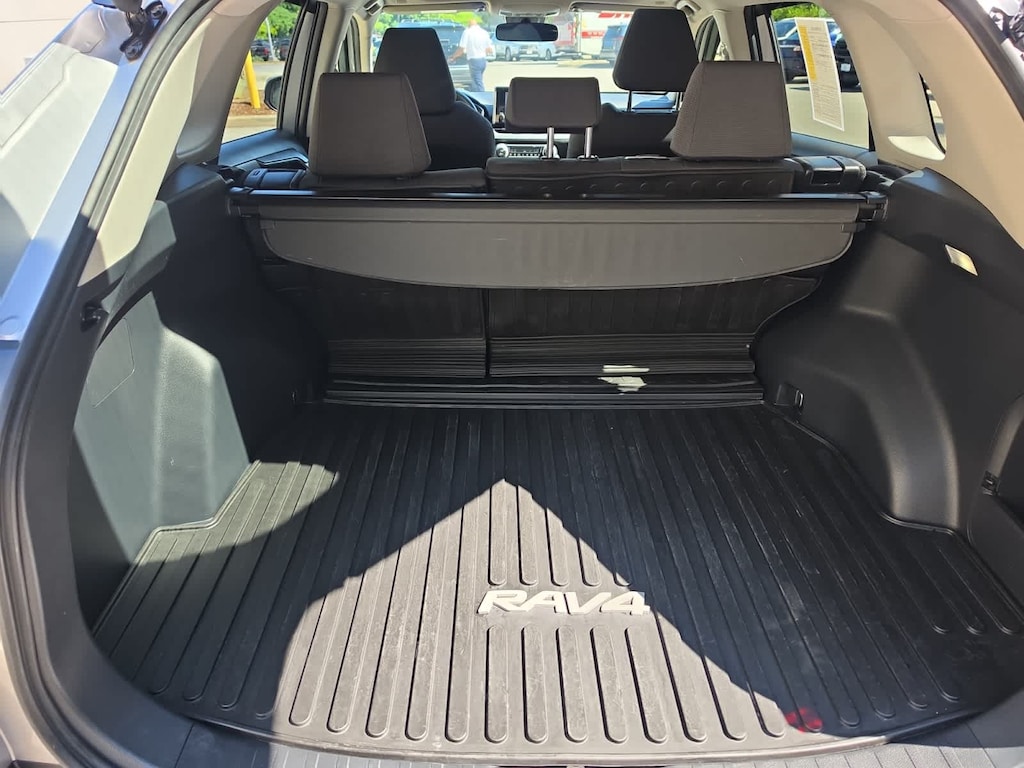 Used 2024 Toyota RAV4 Hybrid XLE SUV