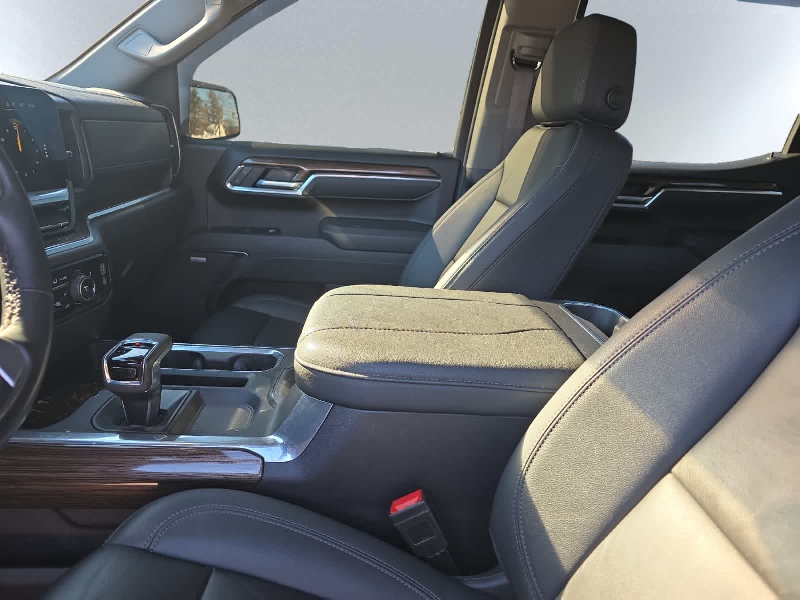 used 2025 Chevrolet Silverado 1500 car, priced at $53,998