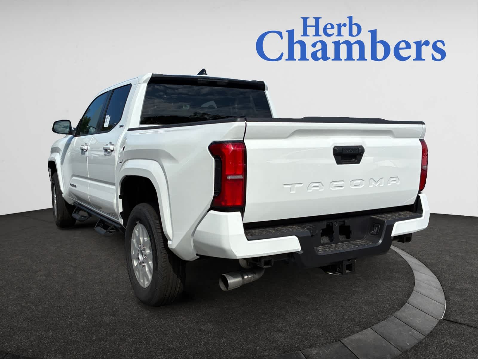 2025 Toyota Tacoma SR5 photo 3