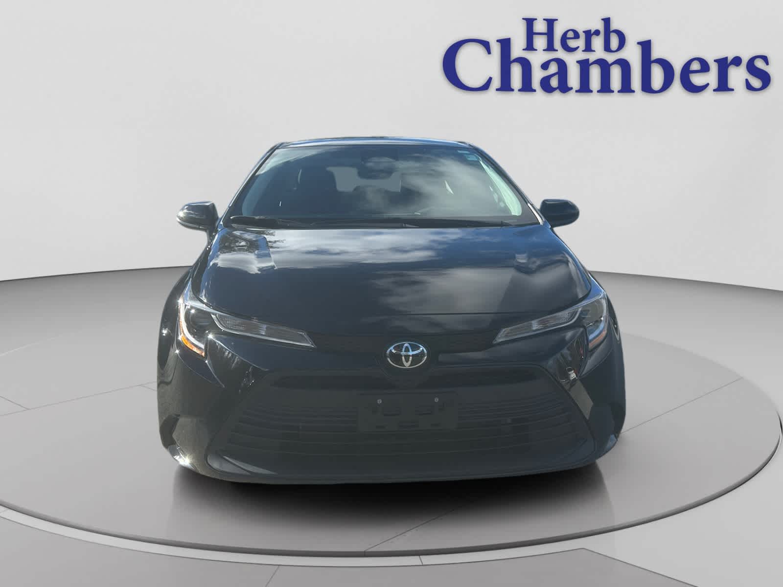 2023 Toyota Corolla LE photo 2
