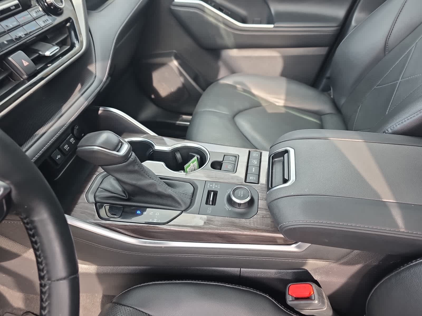 used 2021 Toyota Highlander car, priced at $42,998