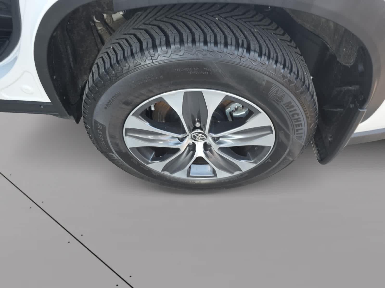 used 2023 Toyota Highlander car, priced at $39,998