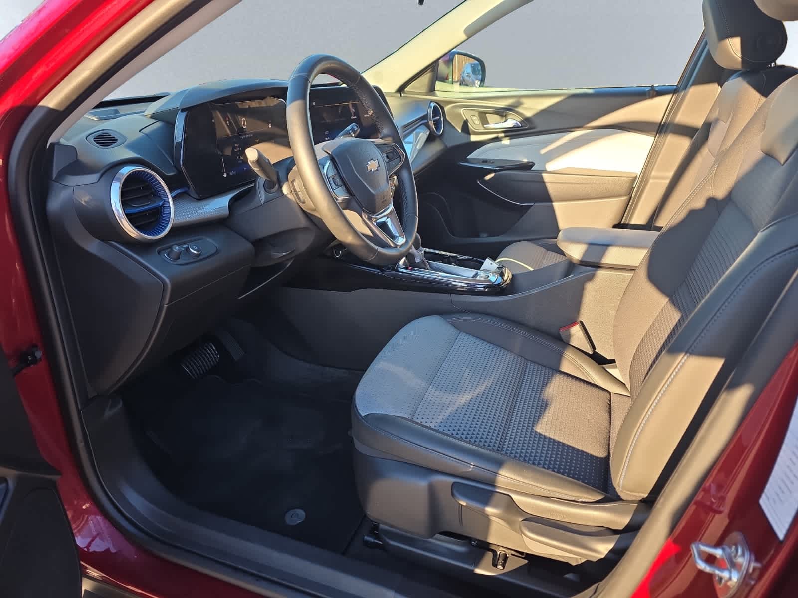 used 2025 Chevrolet Trax car, priced at $25,998