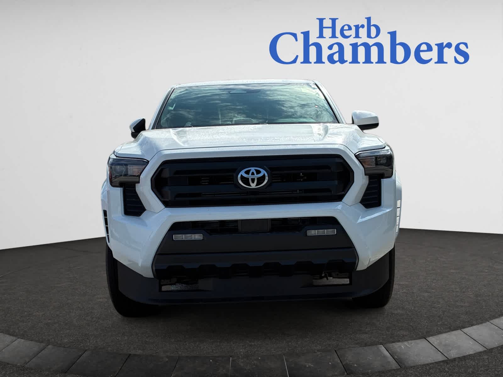 2025 Toyota Tacoma SR5 photo 2