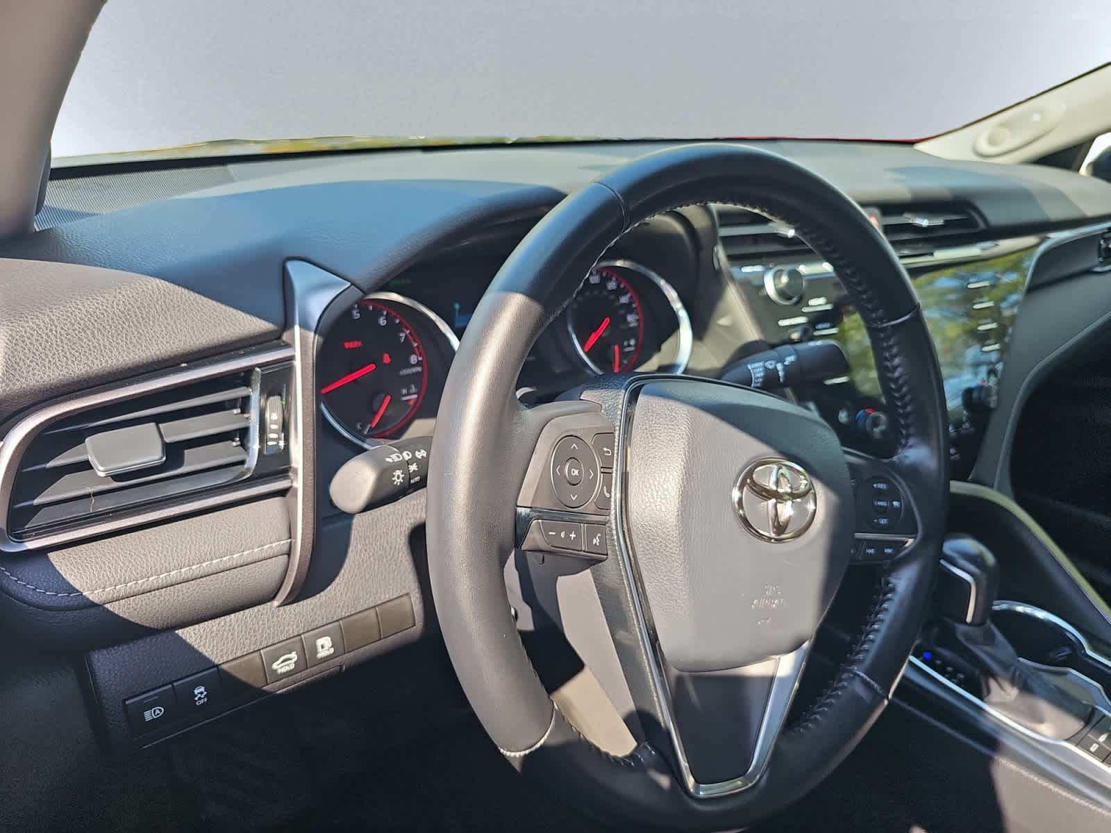 2020 Toyota Camry XSE photo 4