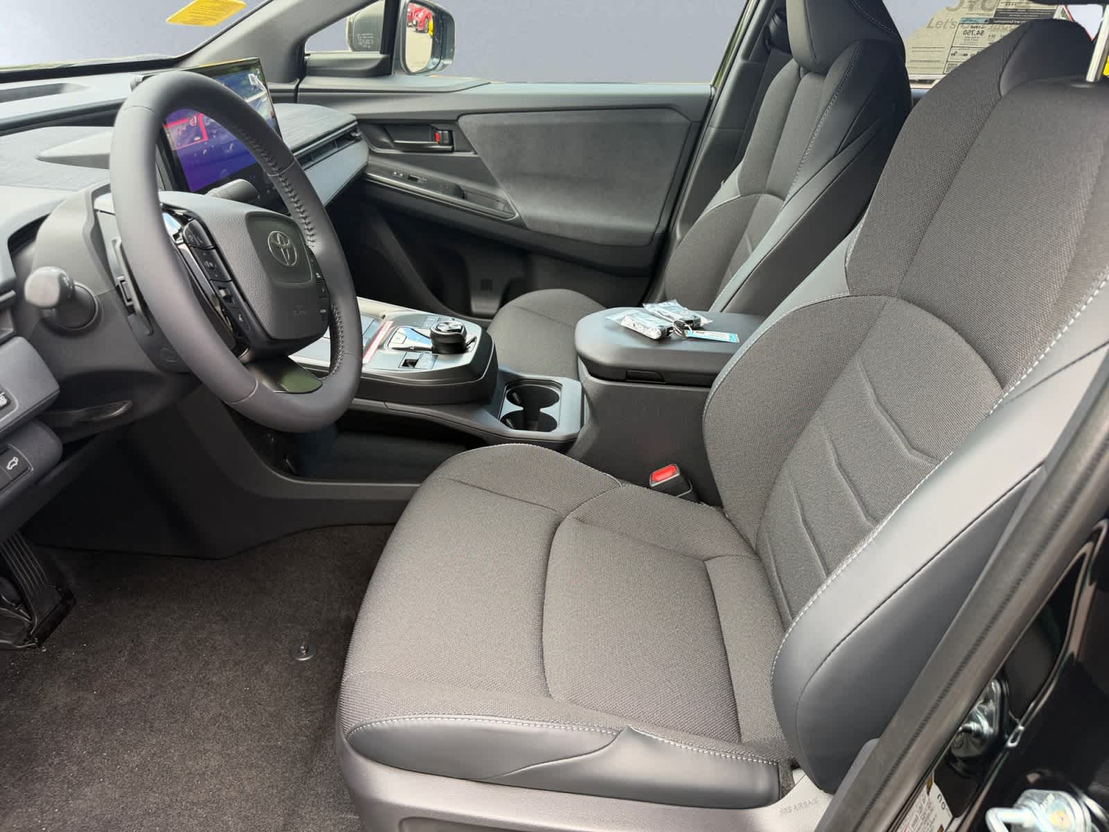 2026 Toyota C-HR SE - Photo 14