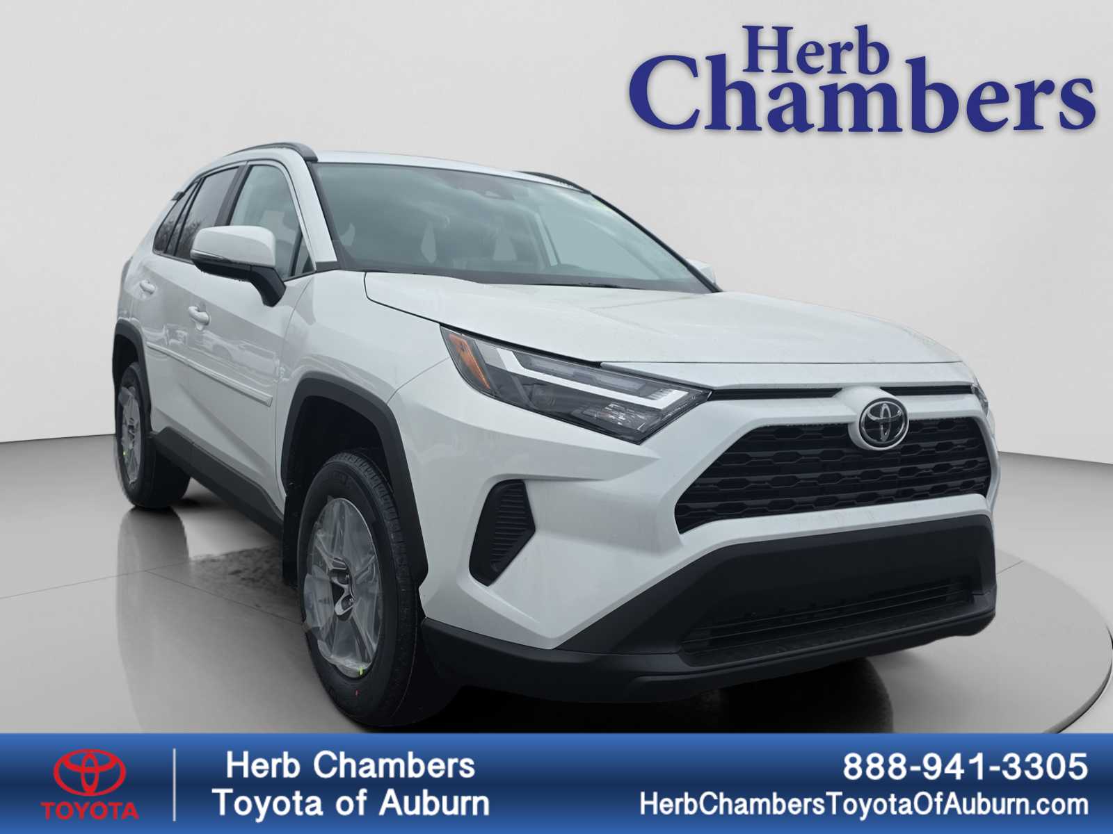 2025 Toyota RAV4 XLE's photo