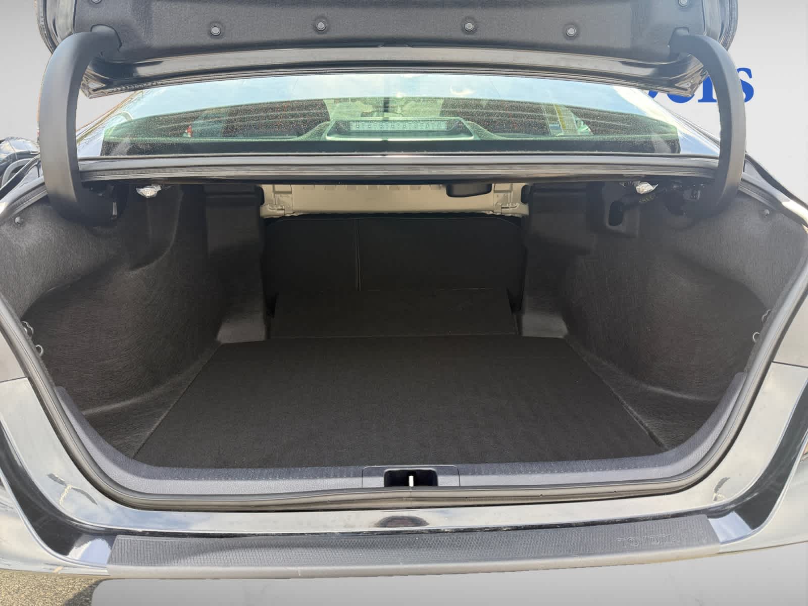 2024 Toyota Camry SE photo 4