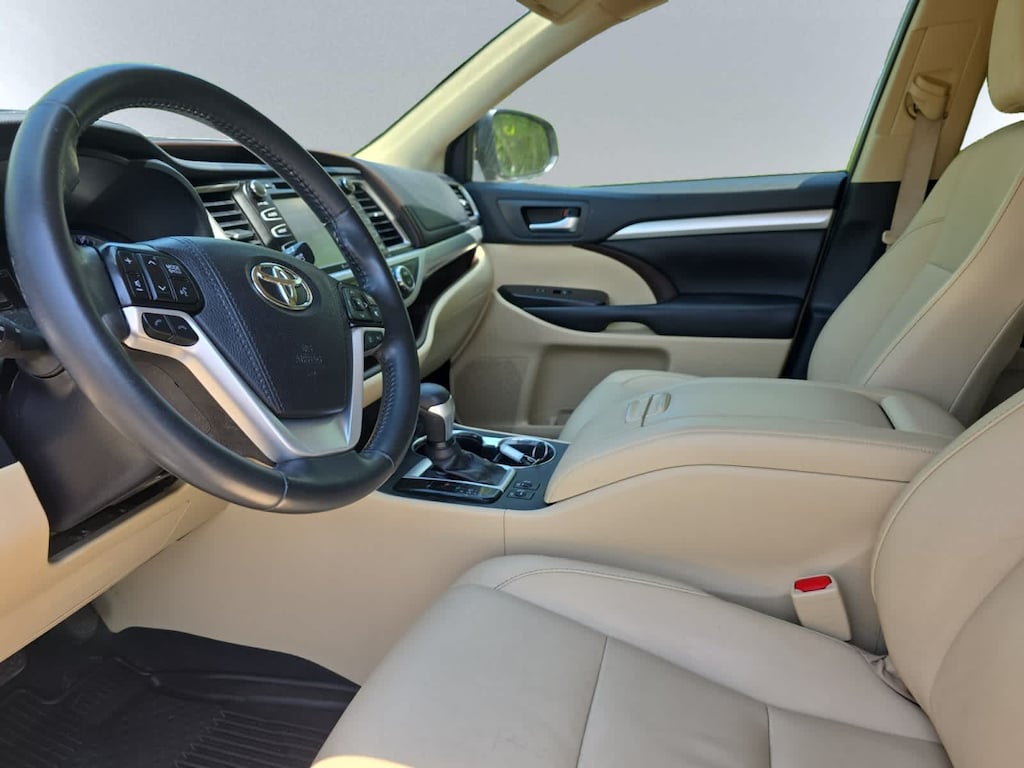 Used 2019 Toyota Highlander XLE SUV