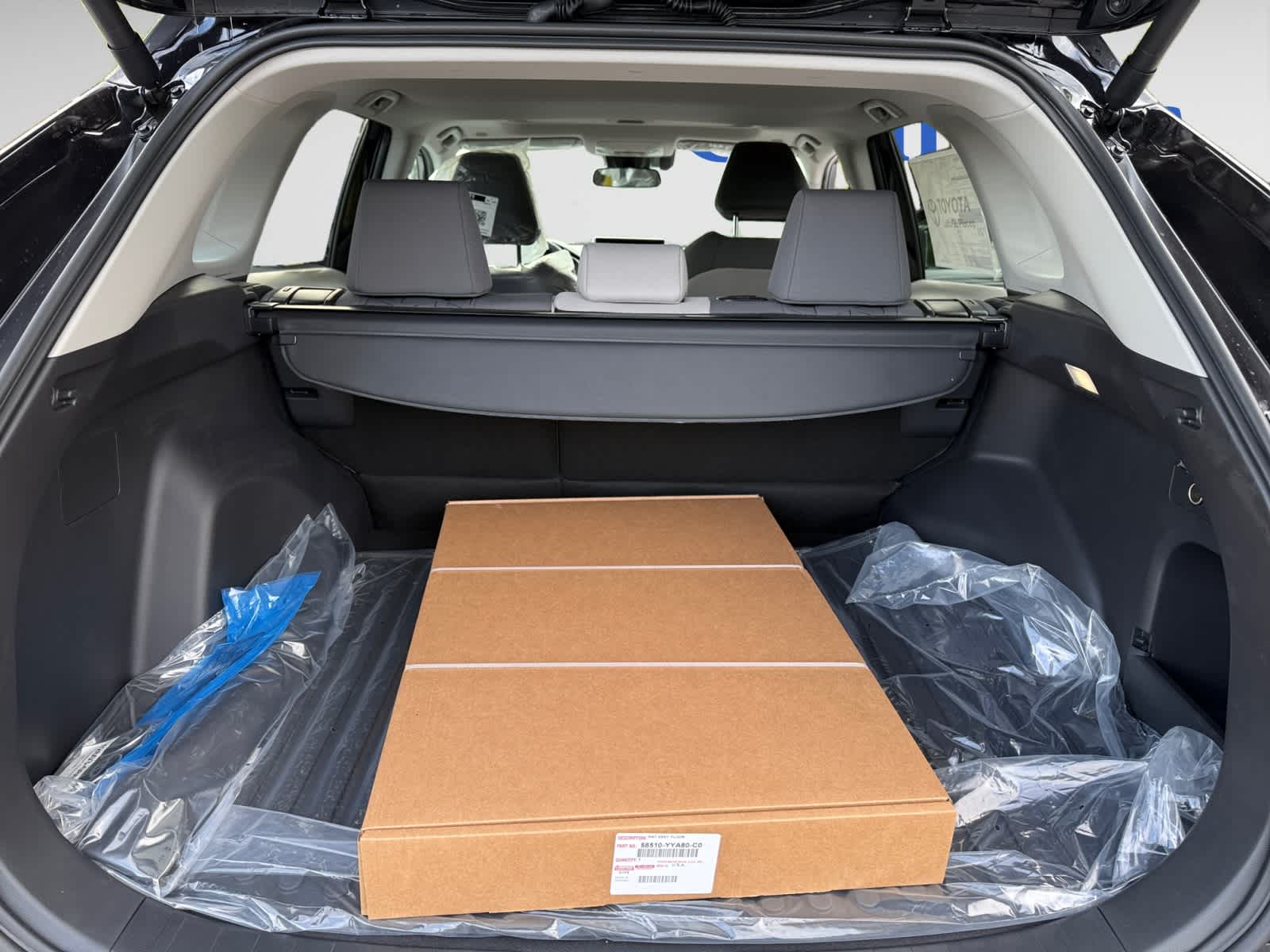 2025 Toyota RAV4 XLE photo 4