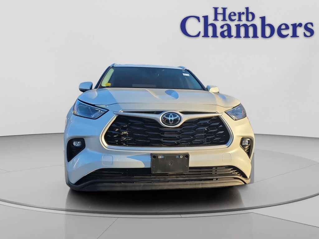 Used 2023 Toyota Highlander XLE SUV