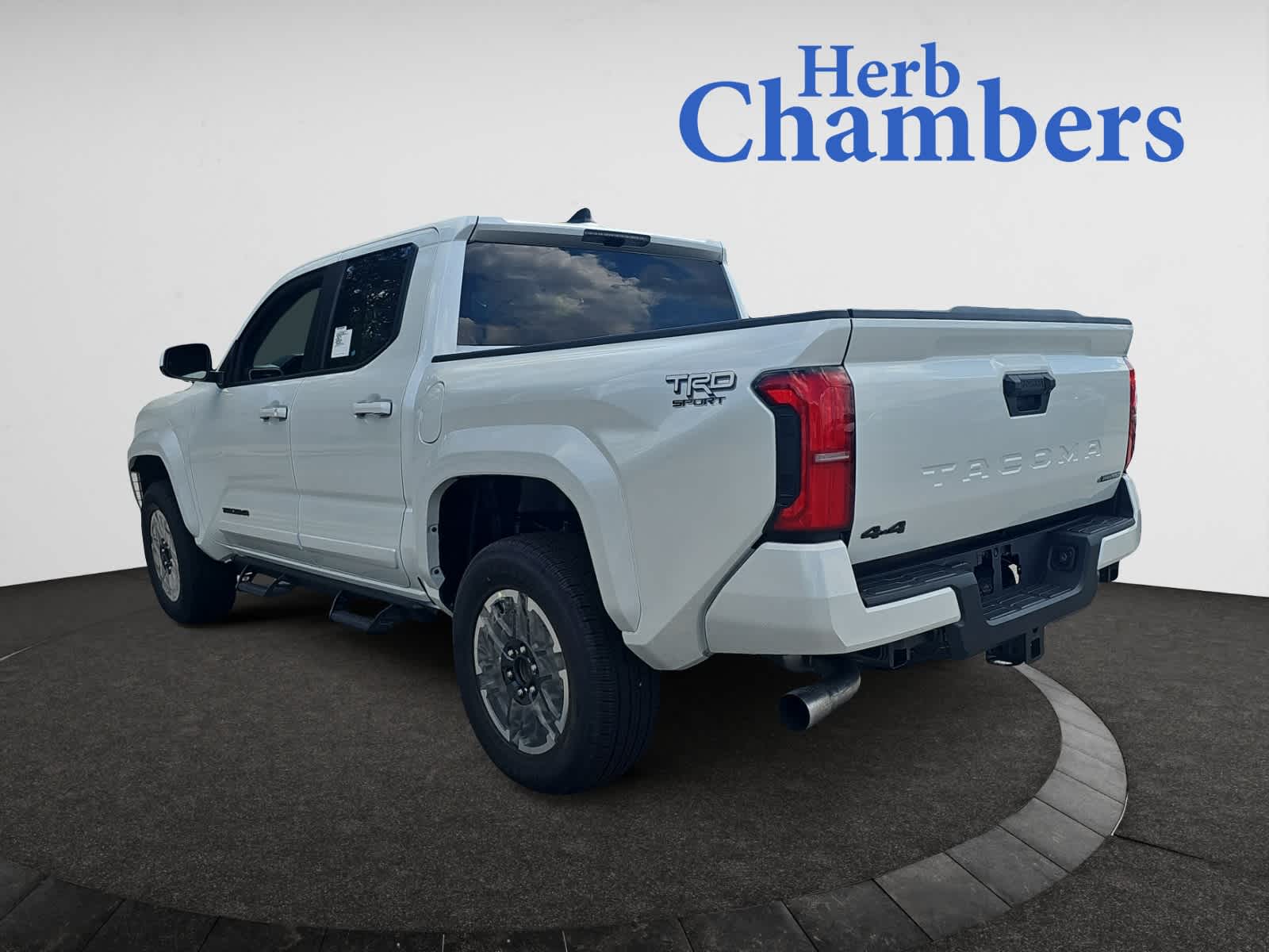 2025 Toyota Tacoma TRD Sport photo 3