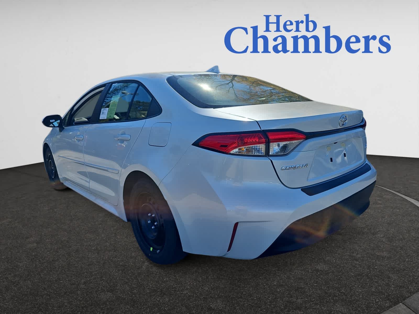 2026 Toyota Corolla LE photo 2