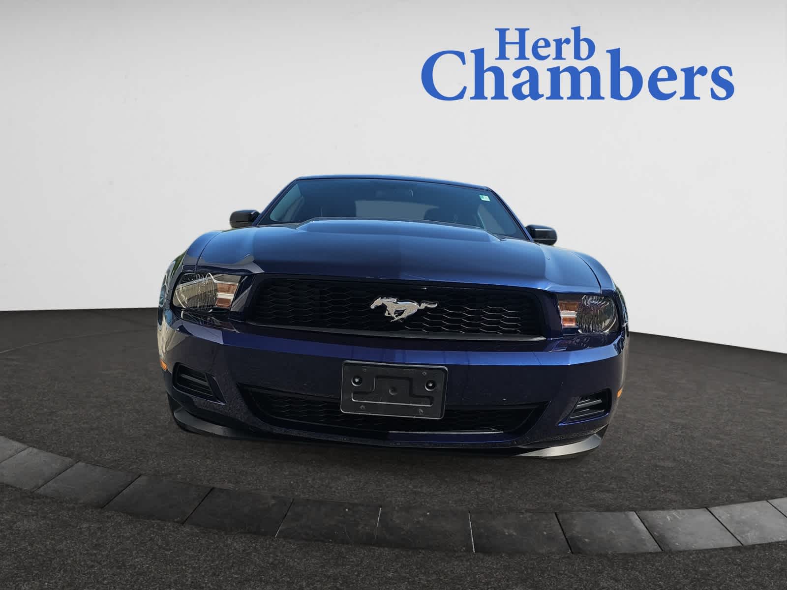 2012 Ford Mustang V6 photo 2