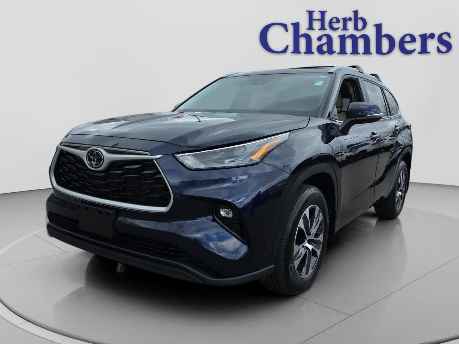 used 2023 Toyota Highlander car, priced at $43,998