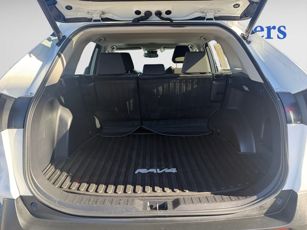 Used 2021 Toyota RAV4 XLE SUV