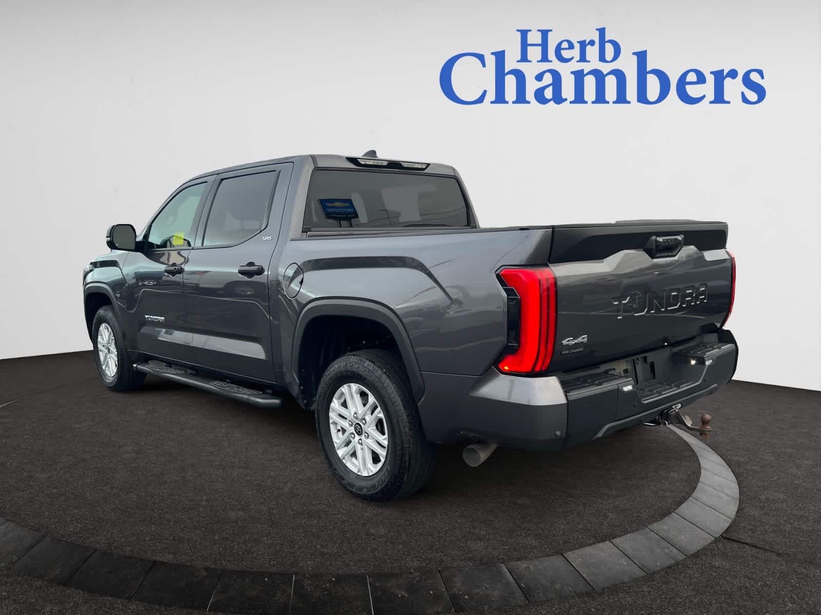 2022 Toyota Tundra SR5 CrewMax photo 3