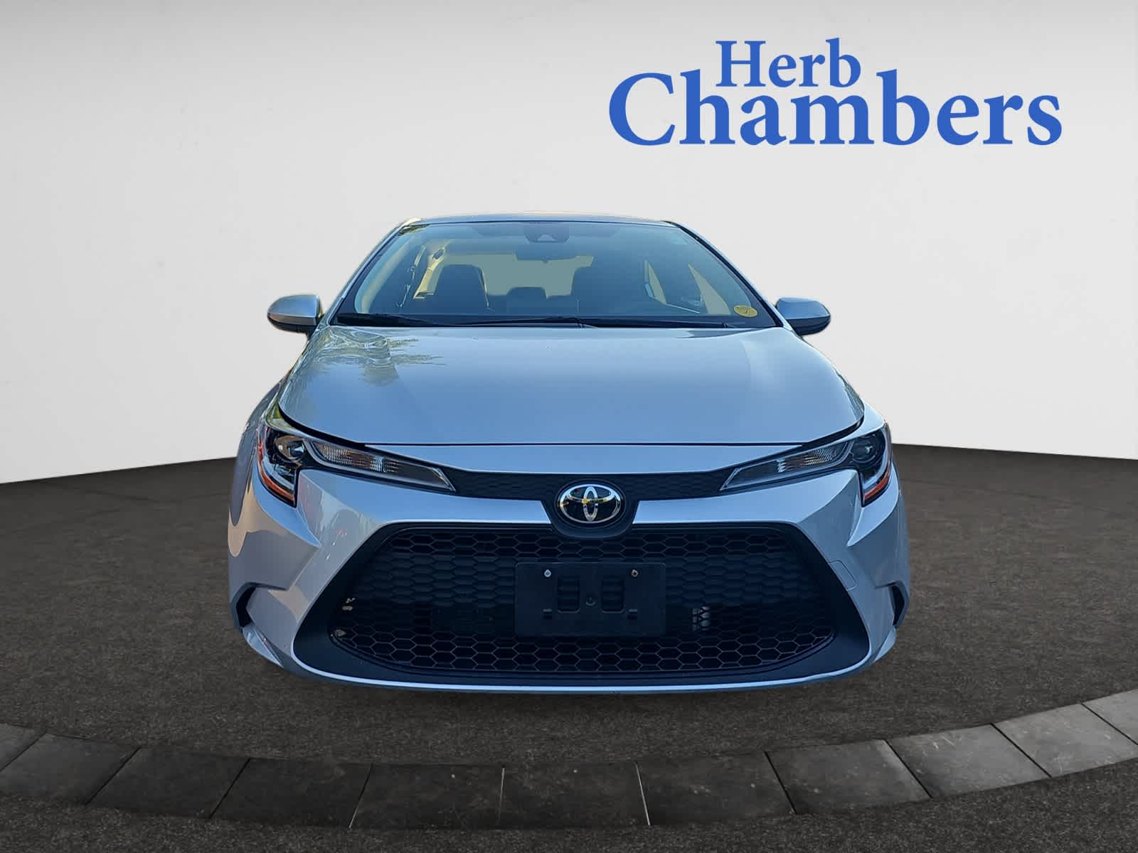 2022 Toyota Corolla LE photo 2