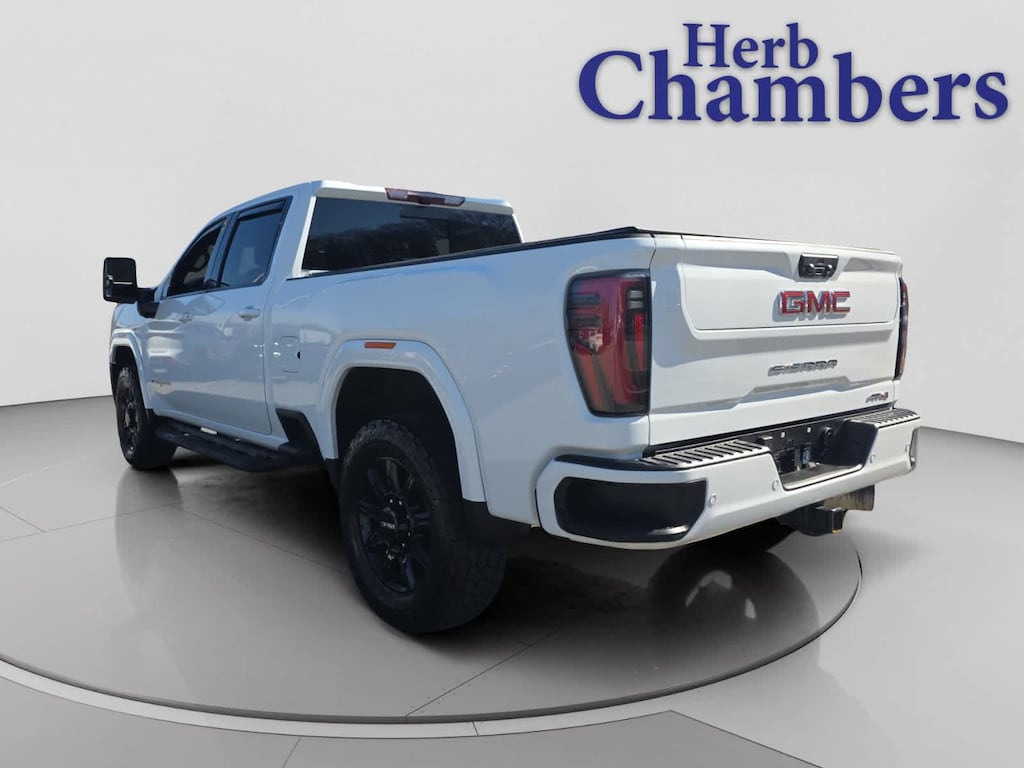 Used 2024 GMC Sierra 2500HD AT4 4WD Crew Cab 159 Truck