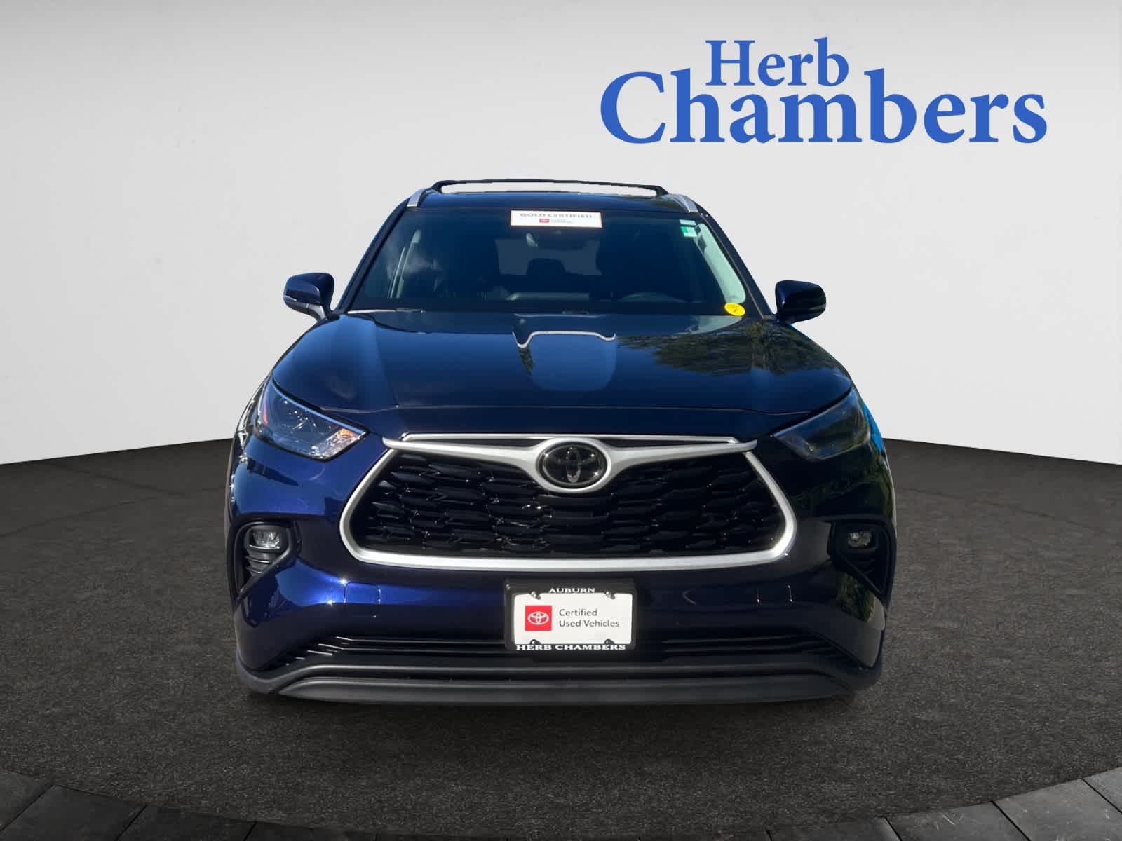 2023 Toyota Highlander XLE photo 2