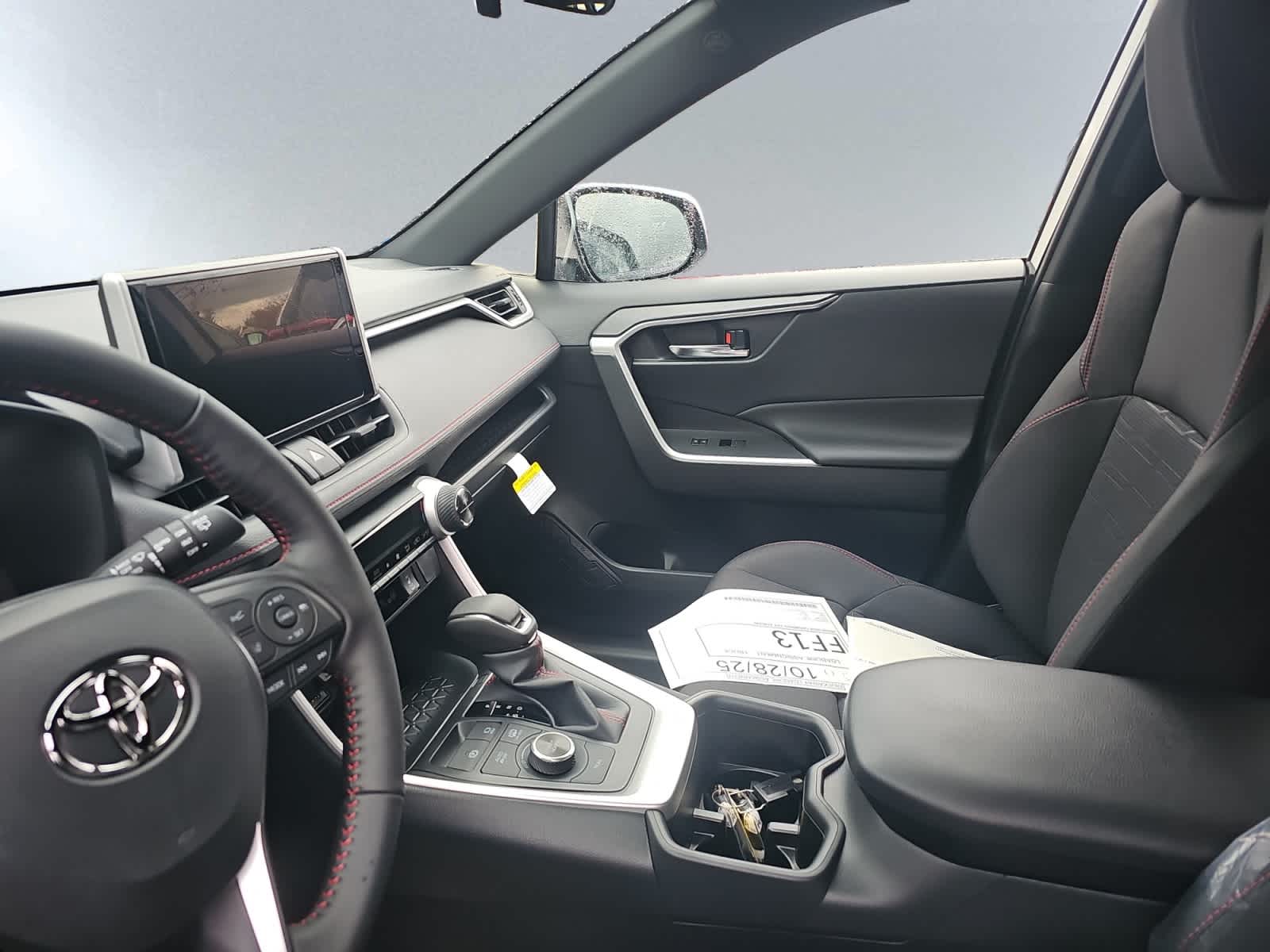 2025 Toyota Rav4 Plug-In Hybrid - Photo 13