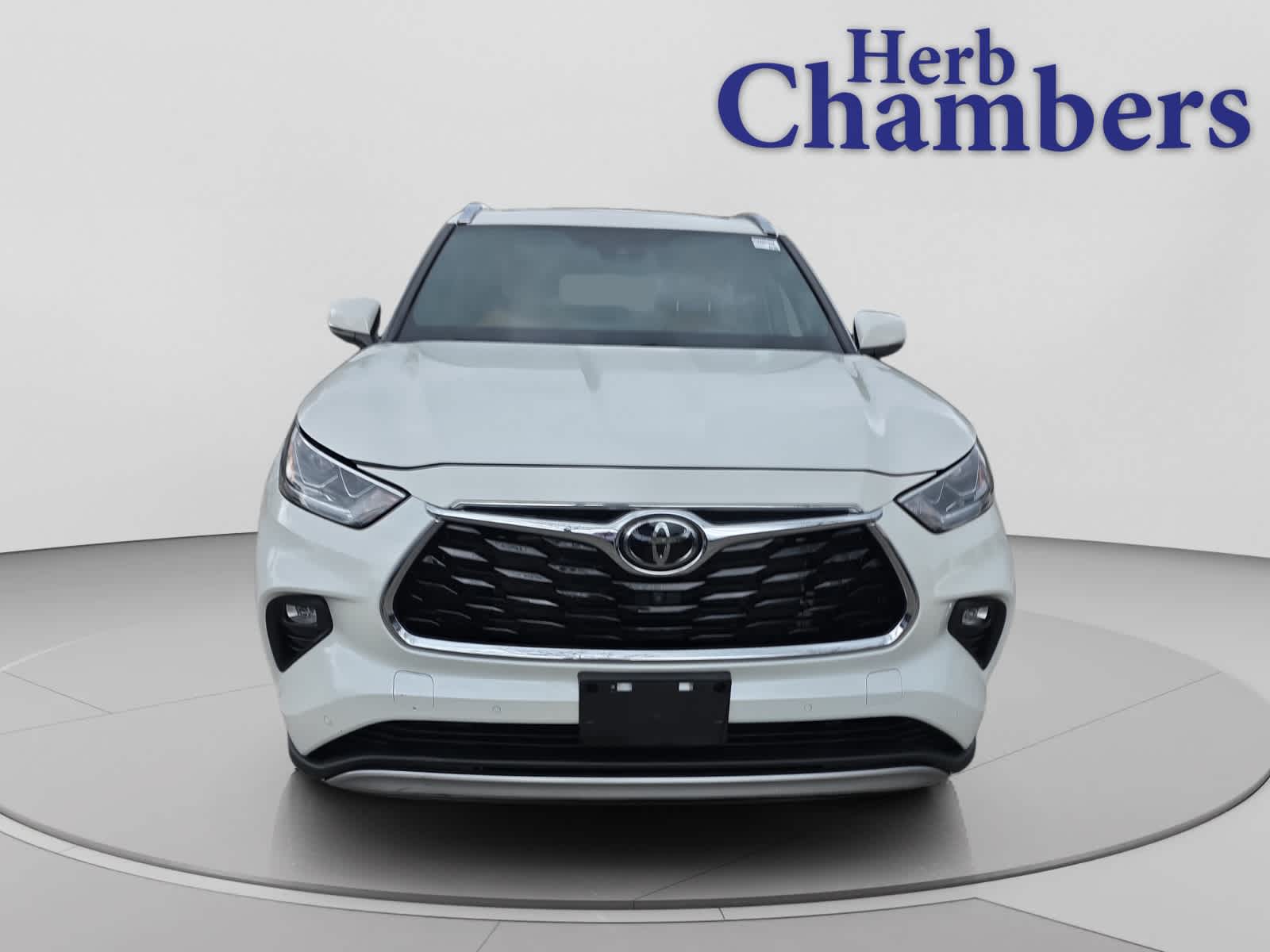 used 2021 Toyota Highlander car, priced at $35,998