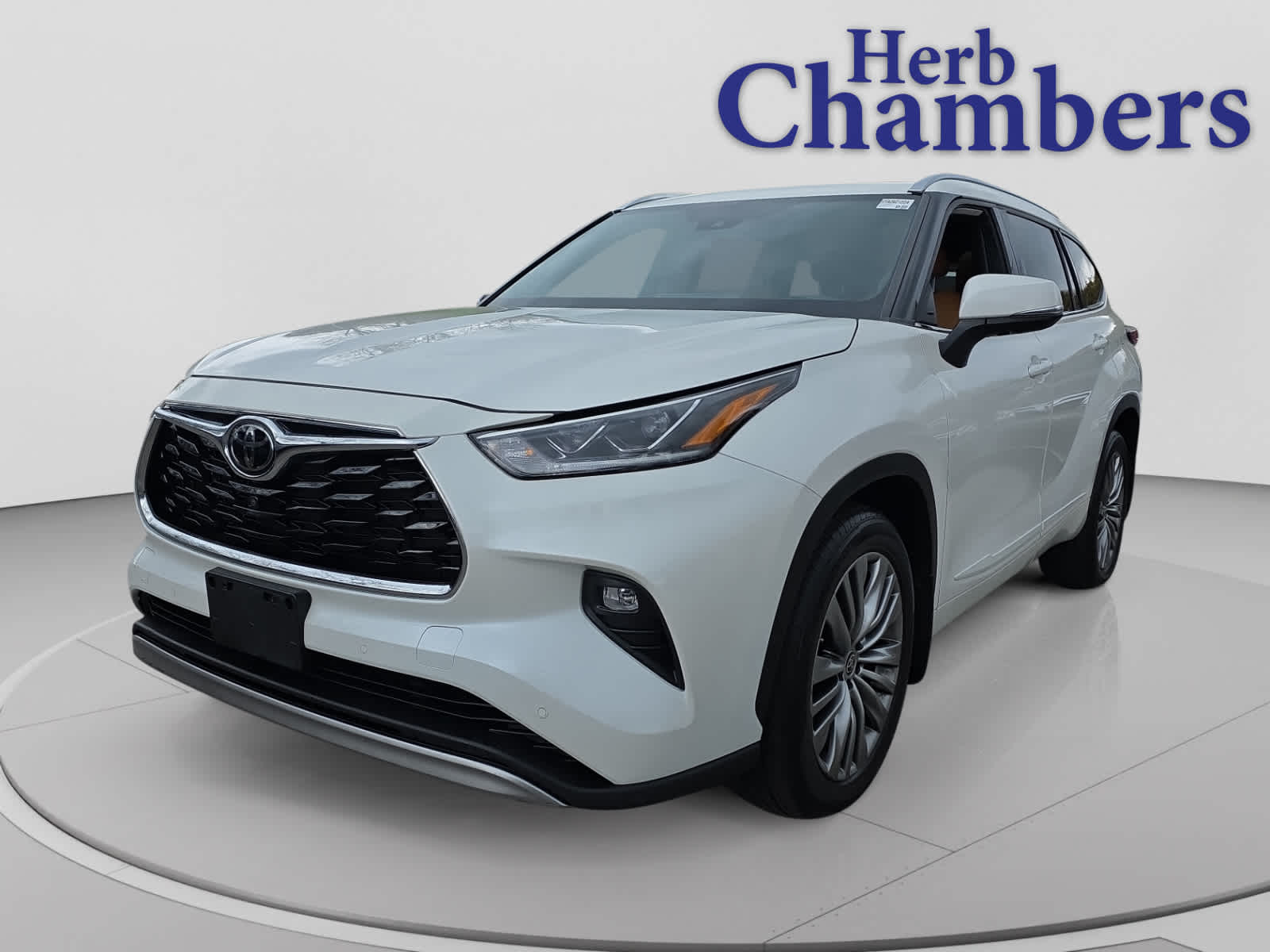 used 2021 Toyota Highlander car, priced at $35,998