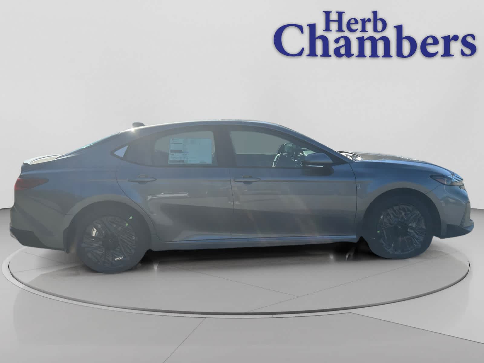 2026 Toyota Camry SE - Photo 11