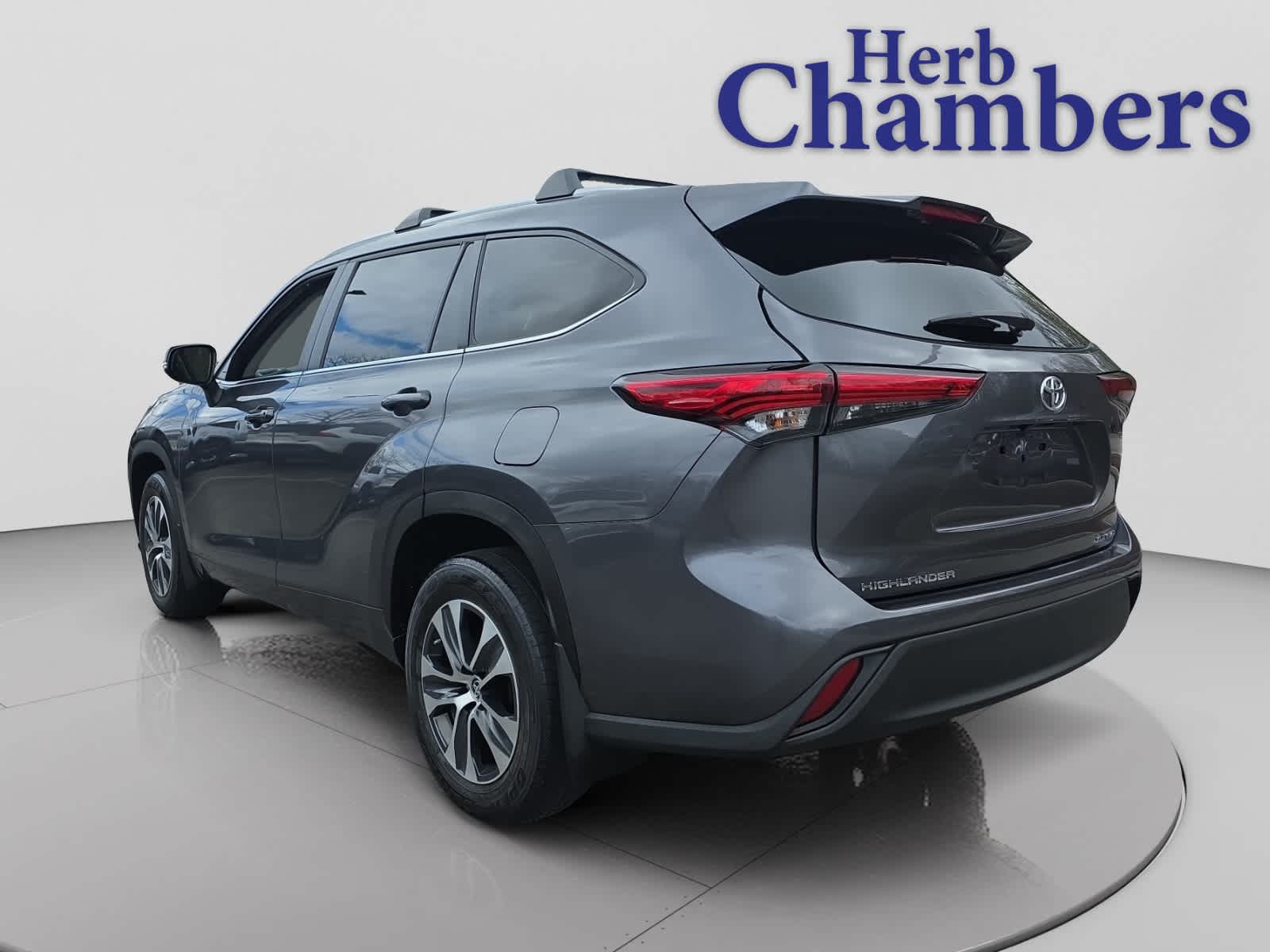 used 2023 Toyota Highlander car, priced at $37,998