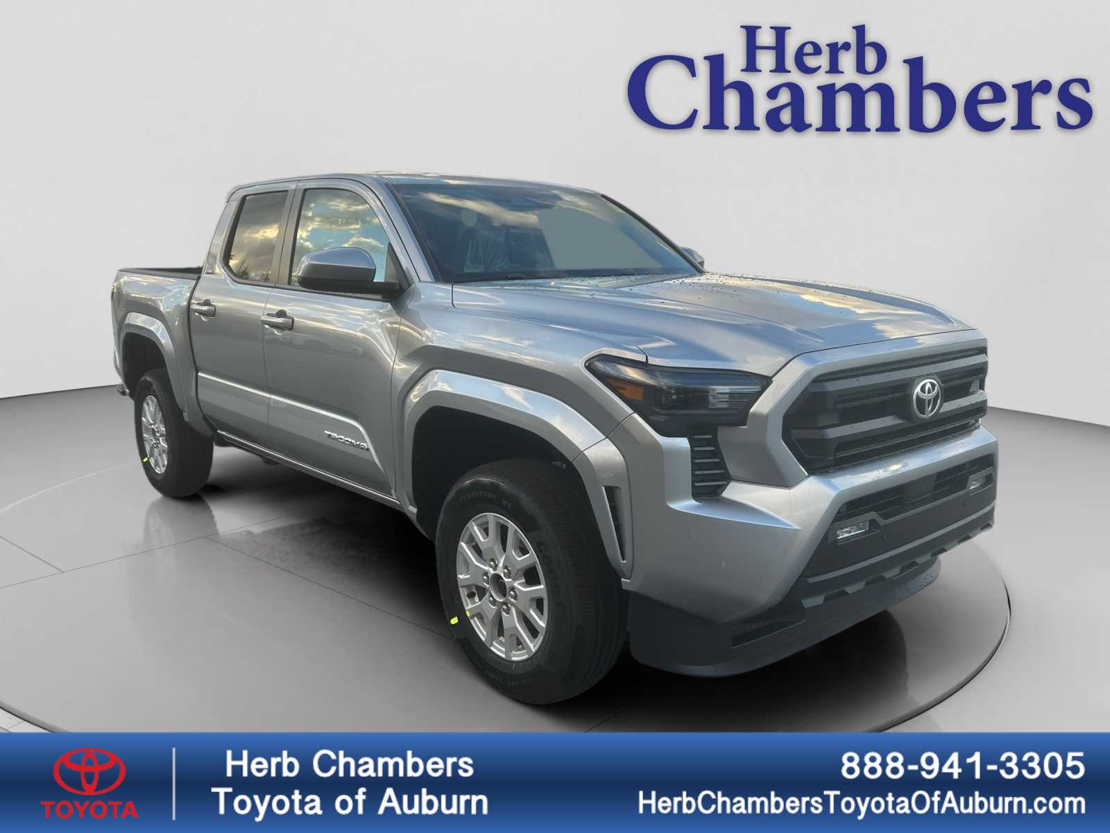 2025 Toyota Tacoma SR5's photo