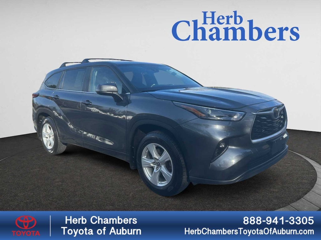Used 2024 Toyota Highlander LE SUV