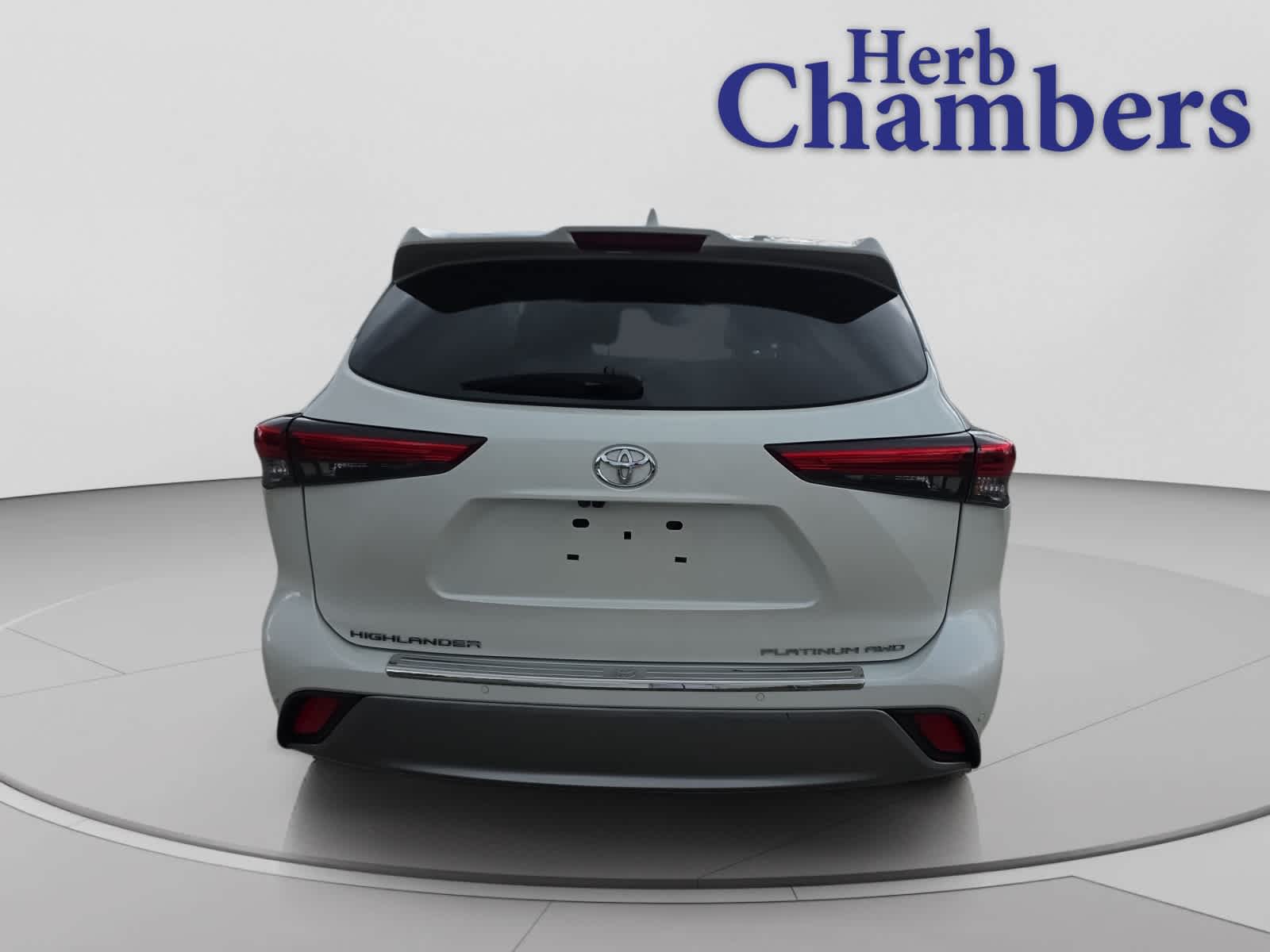 used 2021 Toyota Highlander car, priced at $35,998