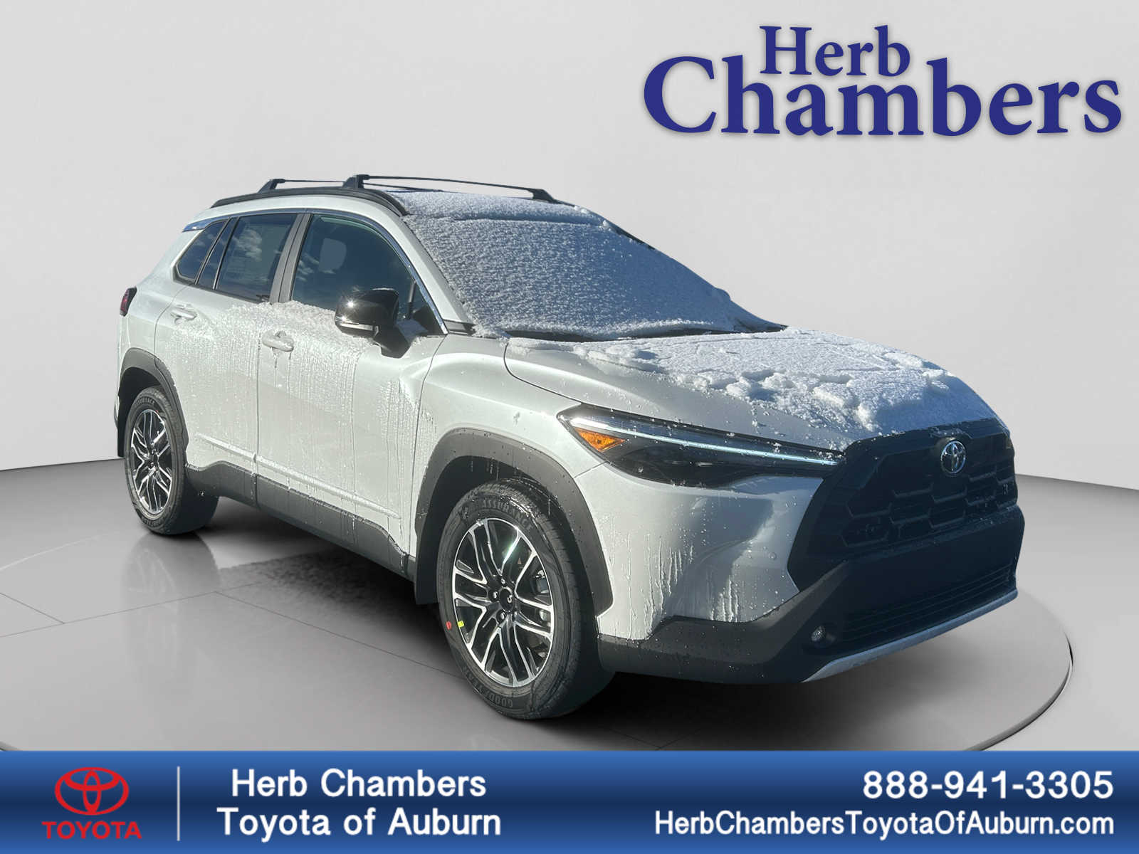 2026 Toyota Corolla Cross XLE's photo