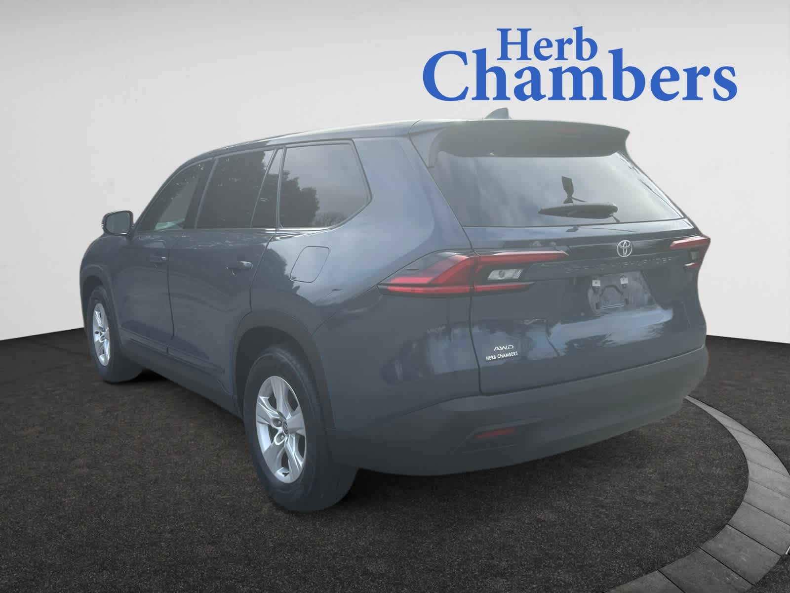 2025 Toyota Grand Highlander LE photo 3