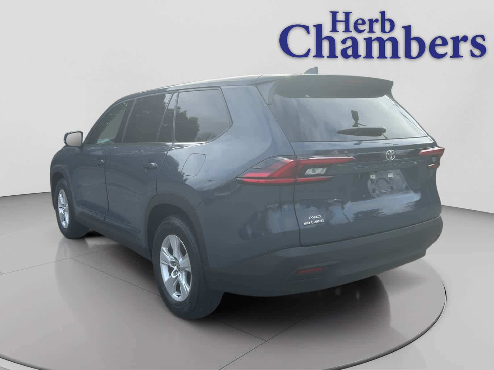 2025 Toyota Grand Highlander LE photo 3