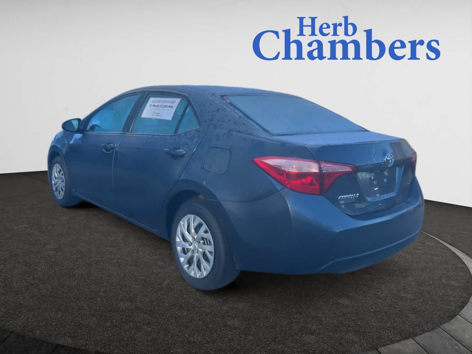 2018 Toyota Corolla LE photo 3